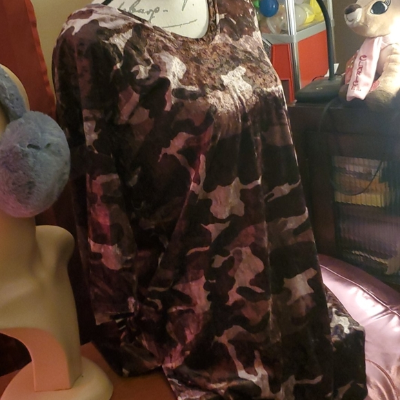 The photo dose no justice to this incredible top T - Picture 5 of 8